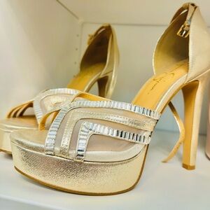 Holiday Jessica Simpson Pumps